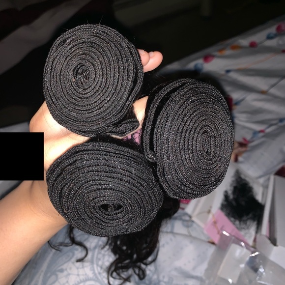 Selling 3 bundles ! In style water wave w/ closure - Picture 3 of 4